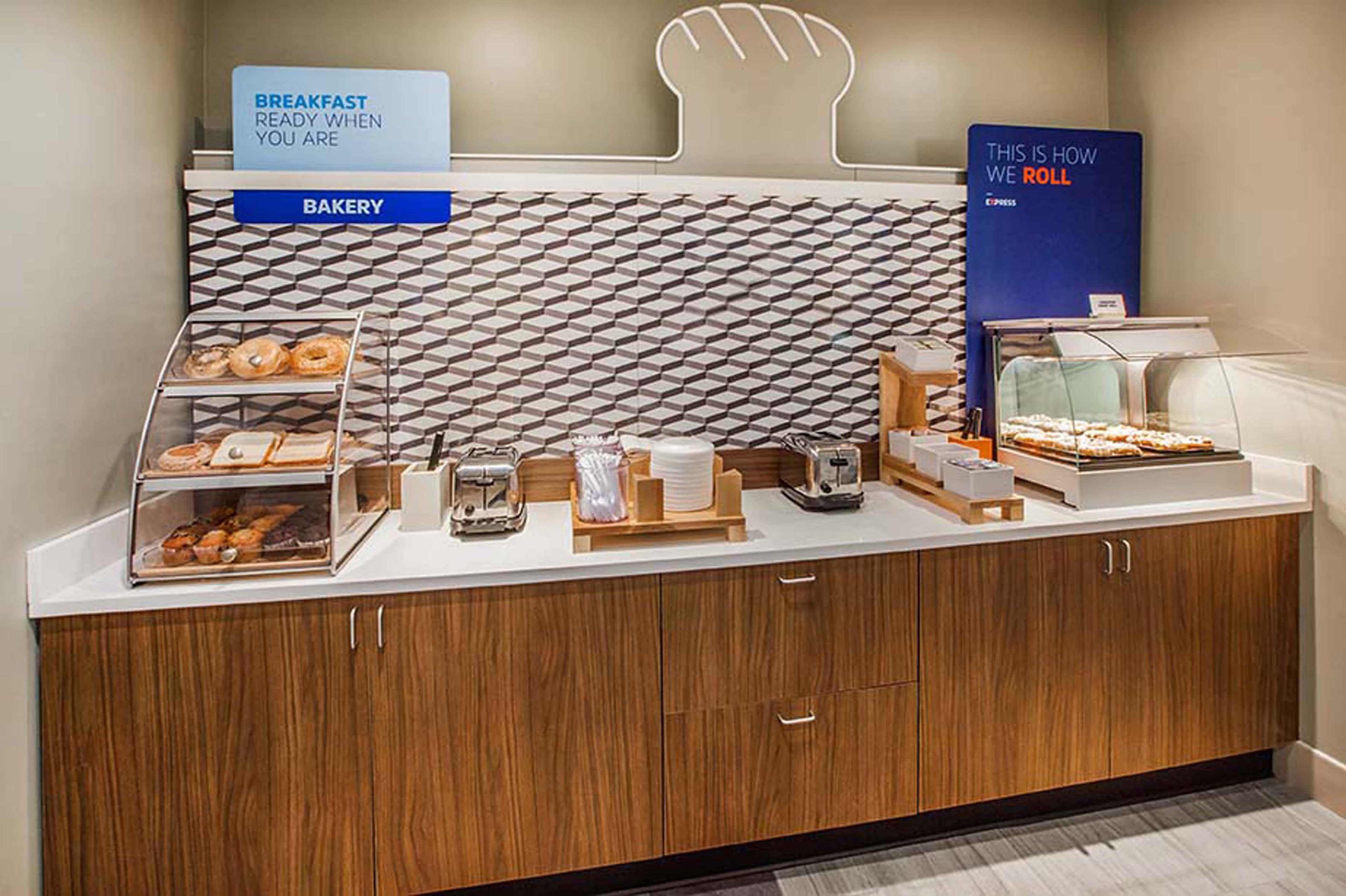 Holiday Inn Express Harvey-Marrero By Ihg Bagian luar foto